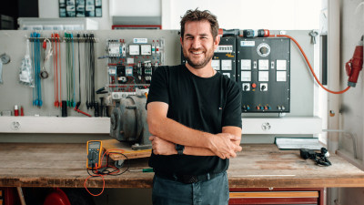 Daniel Hodel von D. Hodel Elektro AG freut sich über den German Brand Award 2026.